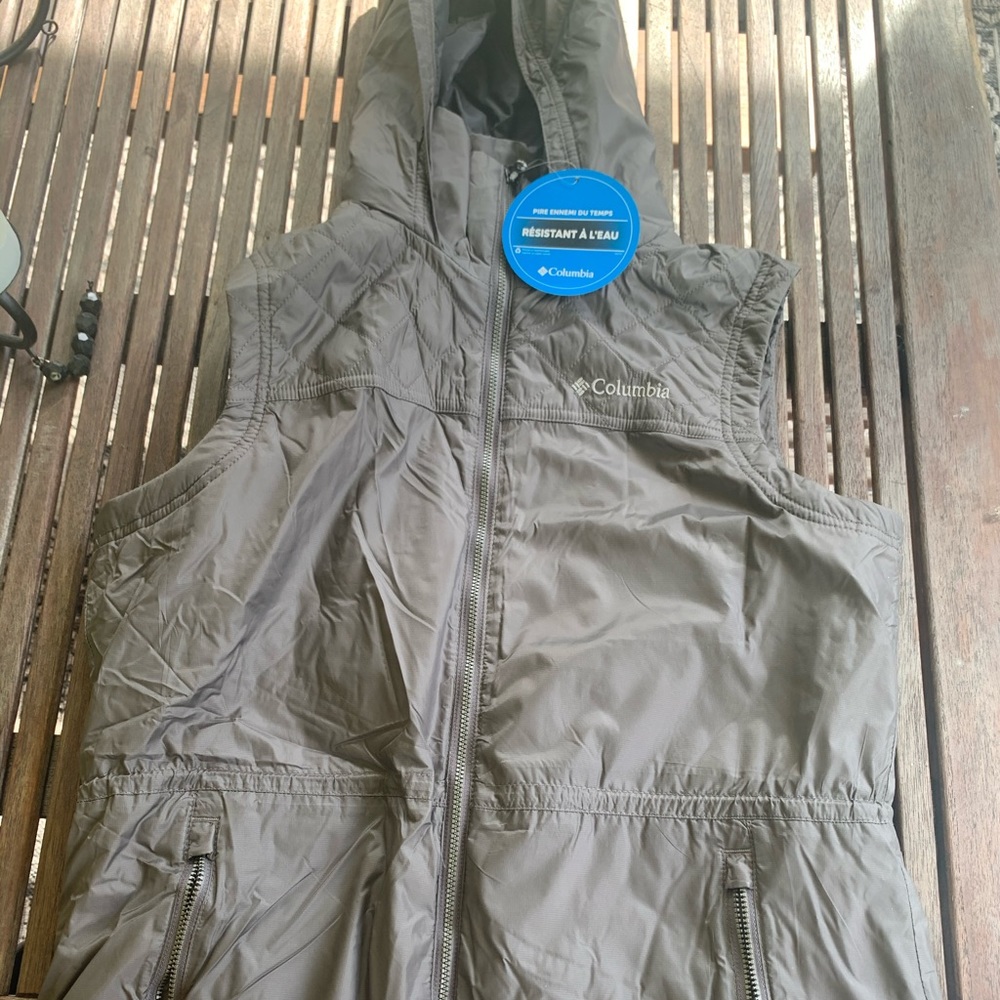 Water resistant Columbia vest